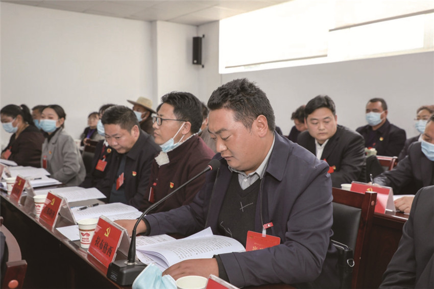 認真履職.jpg 認真履職.jpg