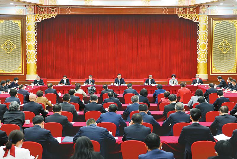 習(xí)近平在看望.jpg 習(xí)近平在看望.jpg