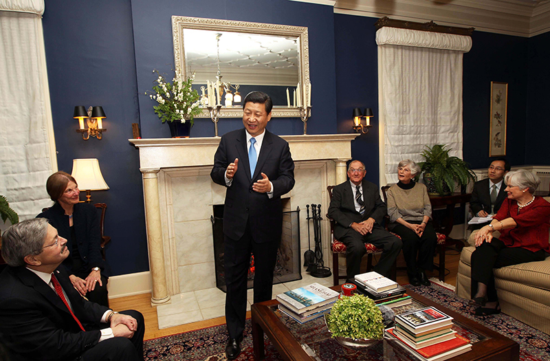 習近平2012年訪美時與老朋友敘舊場景。