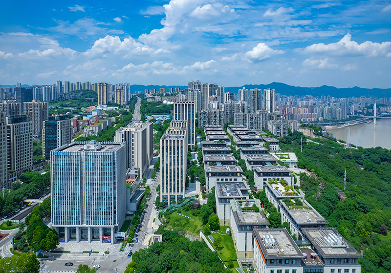 2023年8月4日，重慶，區(qū)塊鏈數(shù)字經(jīng)濟產(chǎn)業(yè)園。